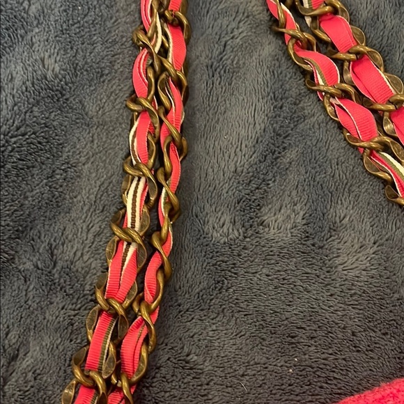 Goldie Pink Shoulder Bag with Chain-Link Handles and Decorative Embellishment - Picture 6 of 12